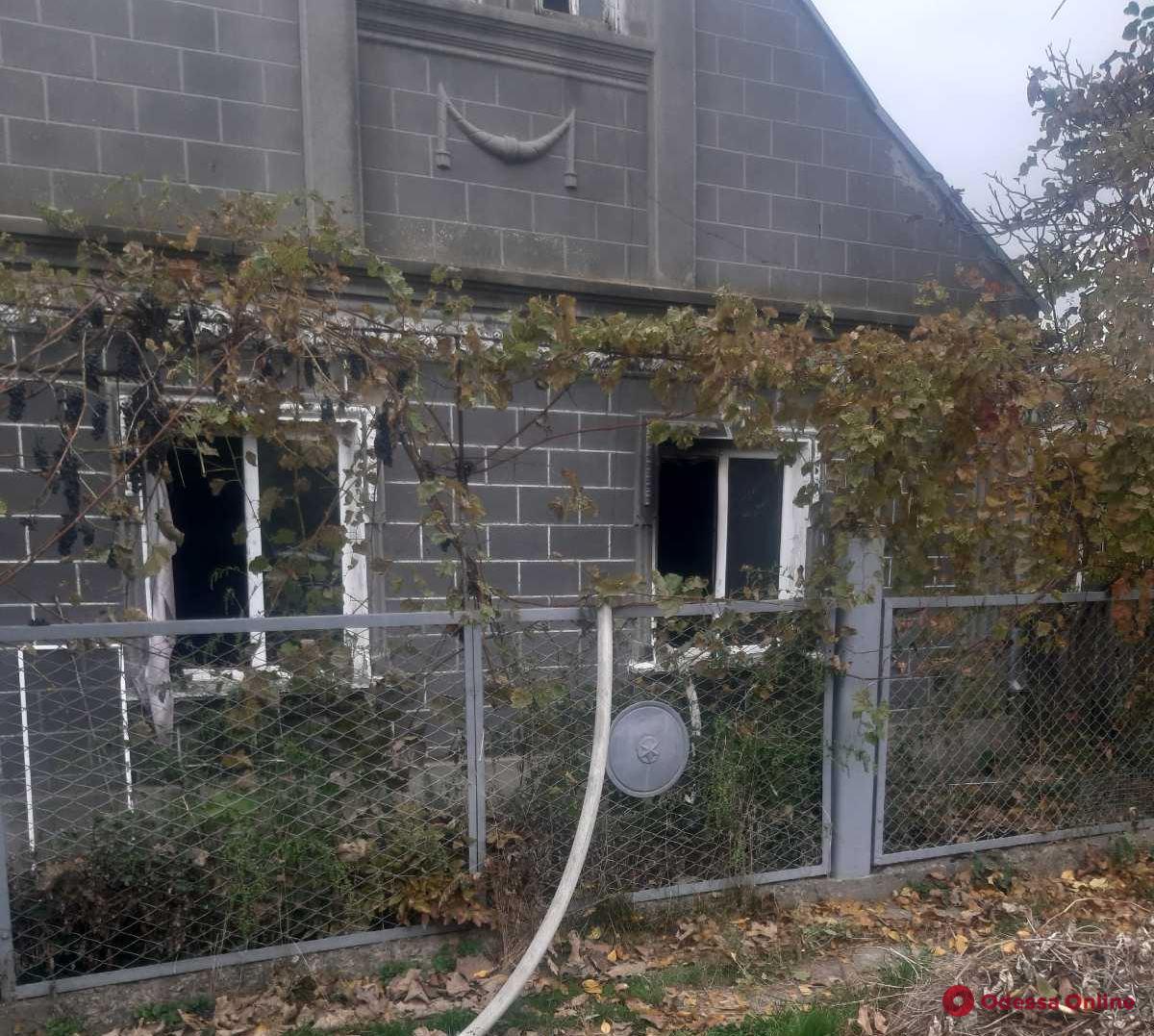 В Измаиле горел частный дом: погибла 70-летняя женщина (фото)