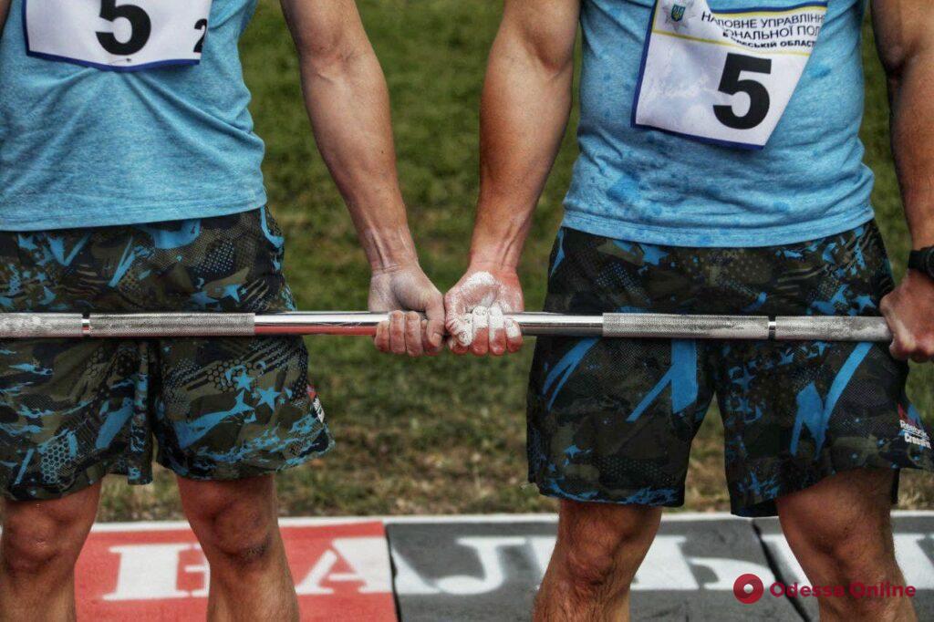 В Одессе проходит чемпионат по кроссфиту среди полицейских (фоторепортаж)