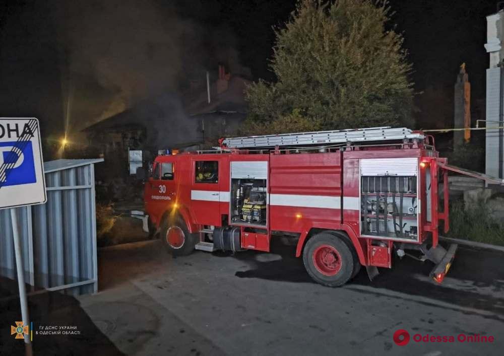 В Овидиополе тушили пожар в кафе