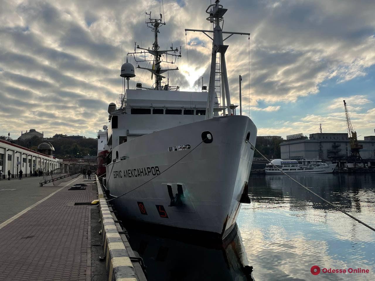 Научно-исследовательское судно «Бельгика» переименовали в честь погибшего при пожаре на Троицкой директора Института морской биологии