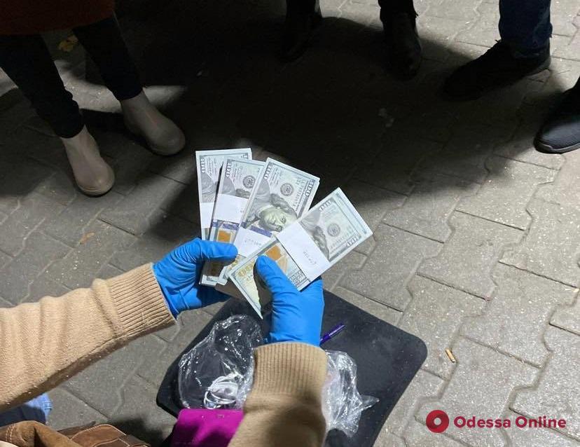 В Одессе задержали мошенницу, которая прикрывалась связями в САП
