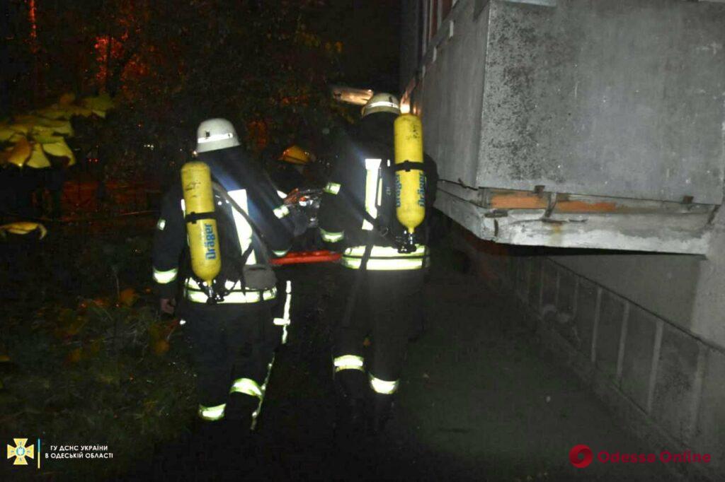 При пожаре на Черемушках пострадали две женщины