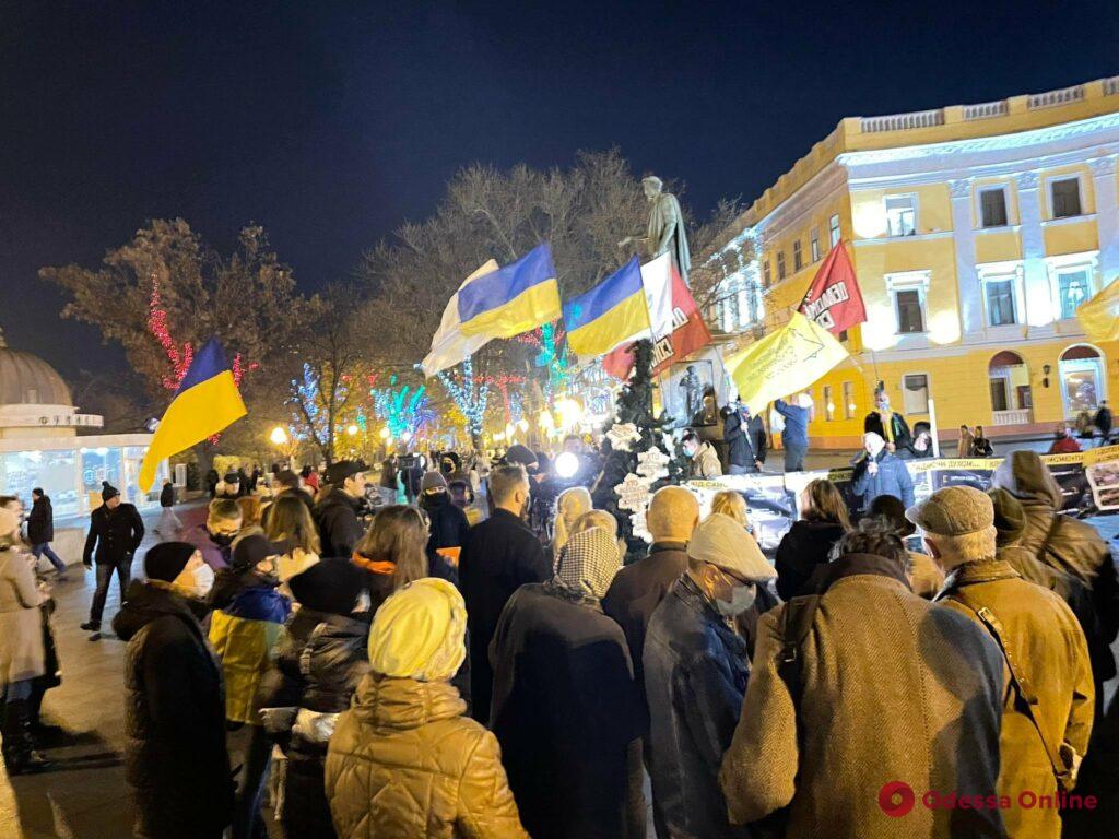 Возле памятника Дюку отметили День Достоинства и Свободы (фото, видео)