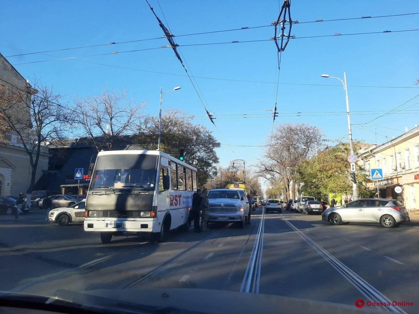 Из-за ДТП на Преображенской не ходят трамваи
