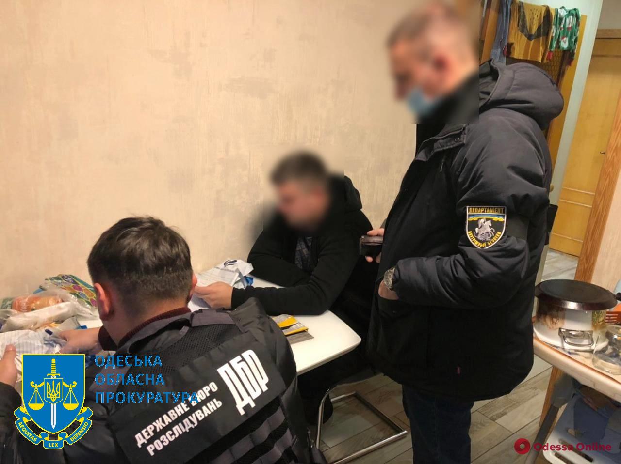 В Одессе задержали двух полицейских, вымогавших 170 тысяч