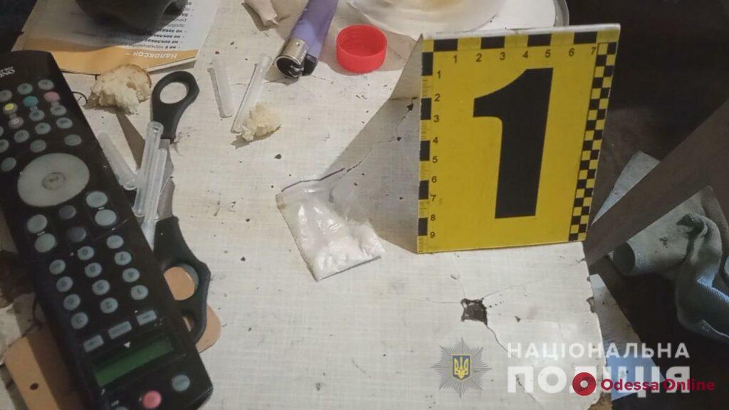 На Черемушках полиция поймала закладчицу с метадоном