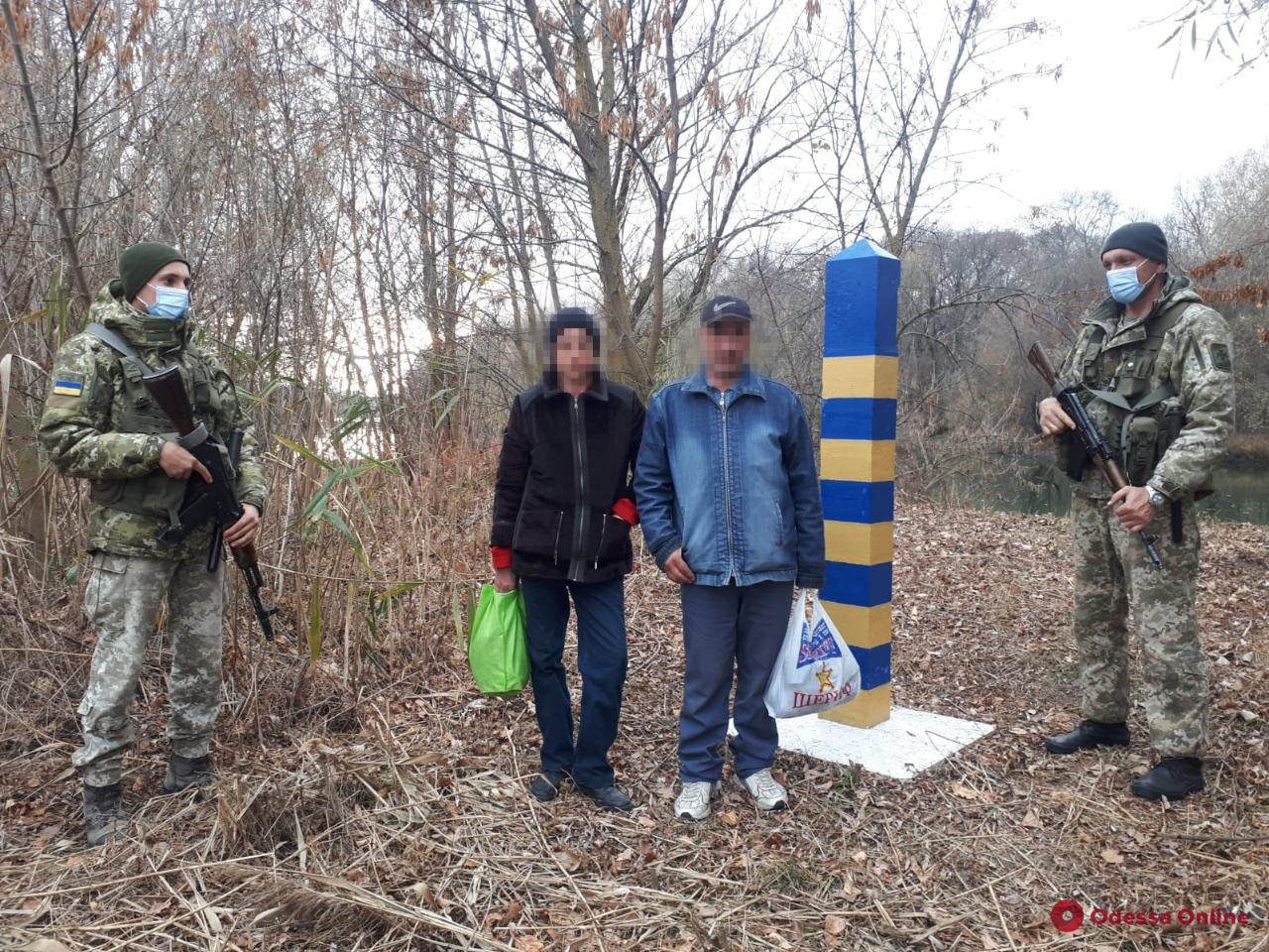 Пограничники задержали супругов, которые вплавь добирались в Одесскую область