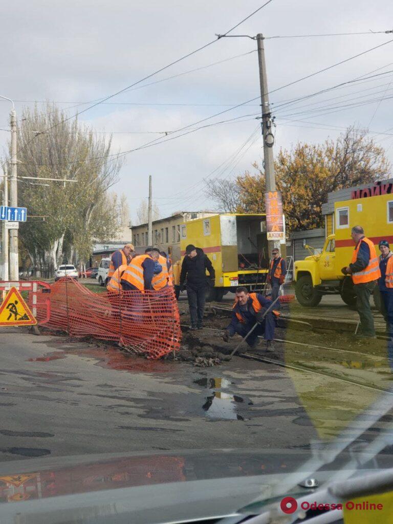 В одесской Лузановке образовалась пробка из трамваев