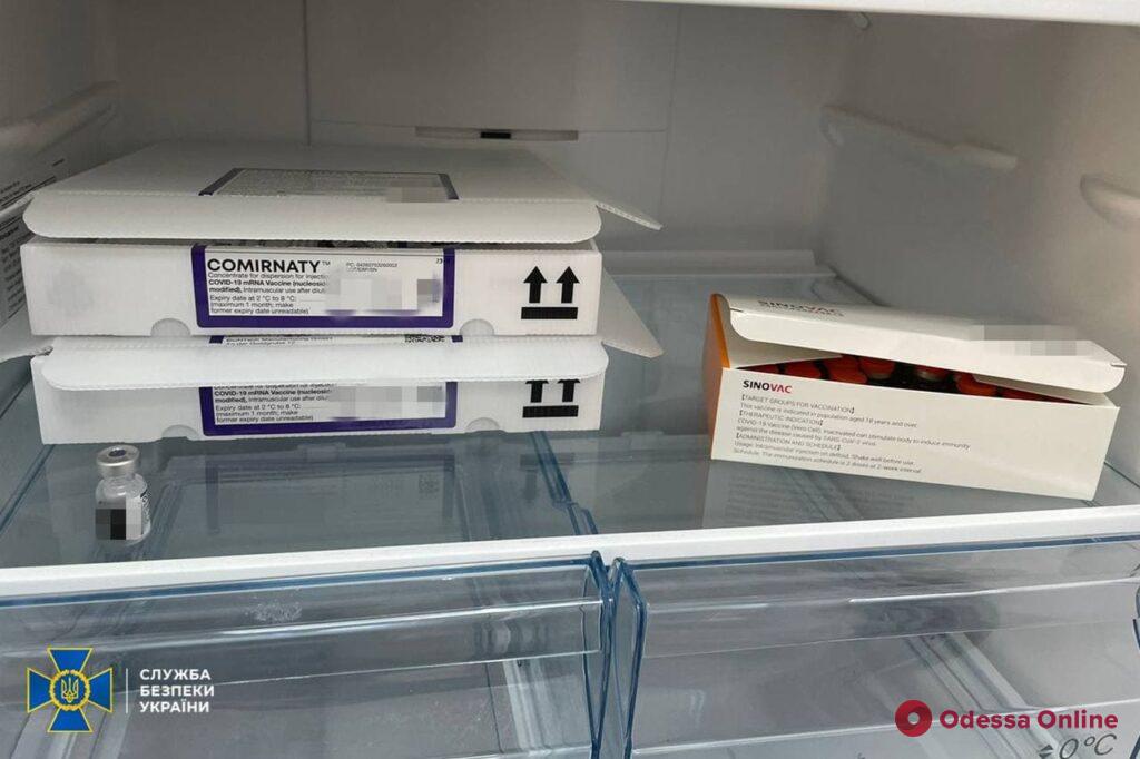 По сто фейковых вакцинаций в месяц: в Одессе медики наладили продажу COVID-сертификатов