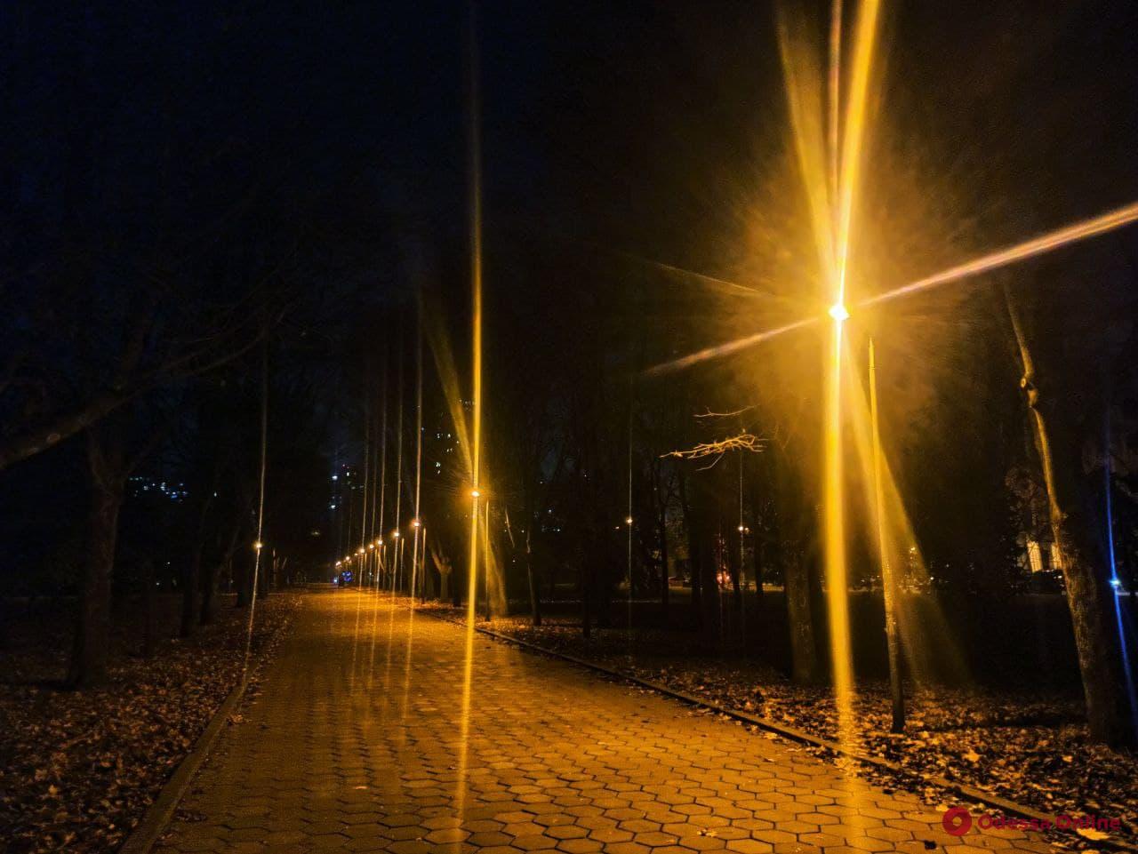 Огни ночного проспекта (фотозарисовка)