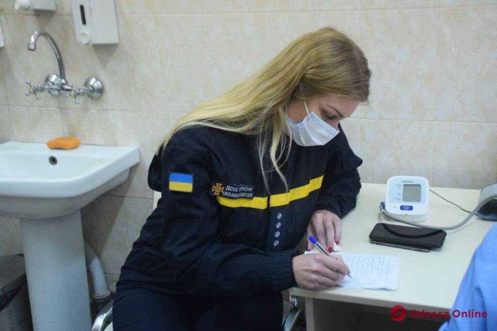 Одесские девушки-спасатели стали донорами крови (фото)