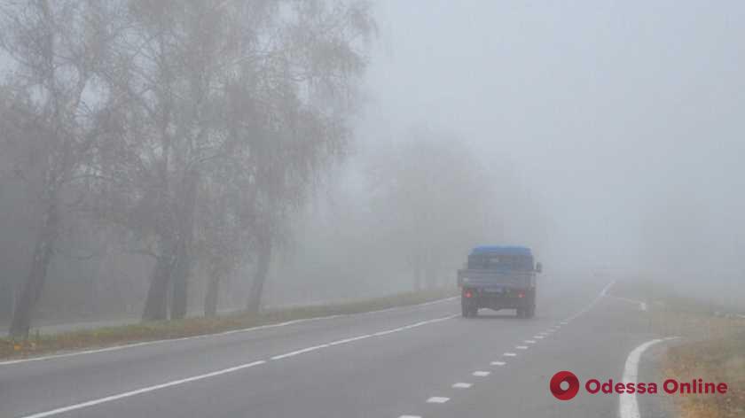 Вниманию тех, кто едет за город: из-за густого тумана видимость на дорогах до 200-500 метров
