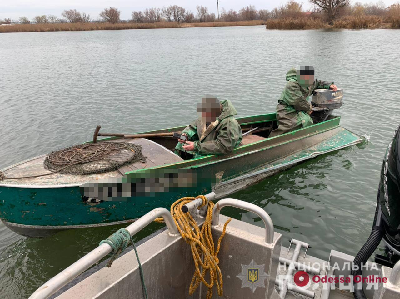 В Одесской области выписали штраф пьяному рыбаку, который управлял лодкой