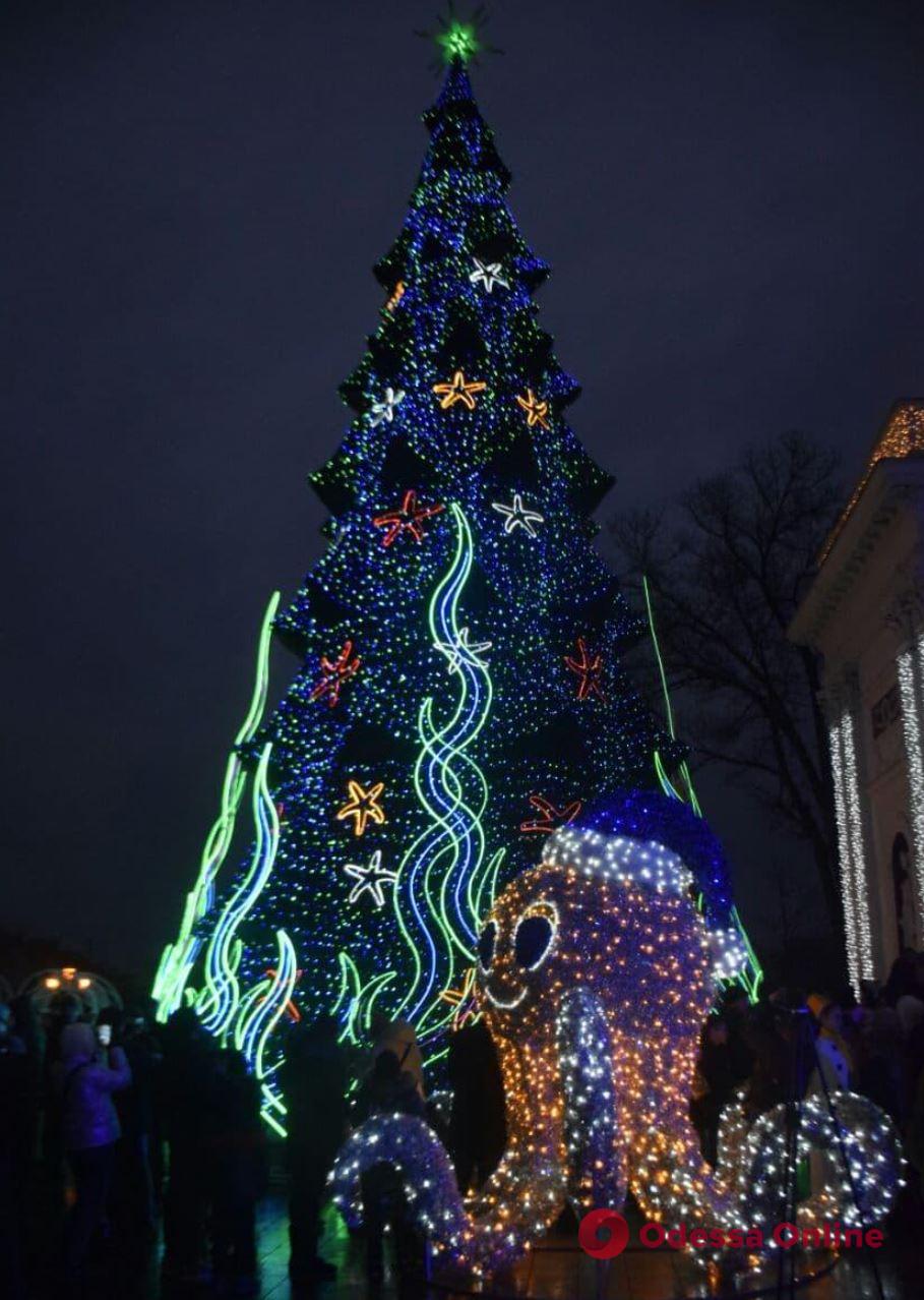 Главная елка Одессы вошла в десятку лучших в стране