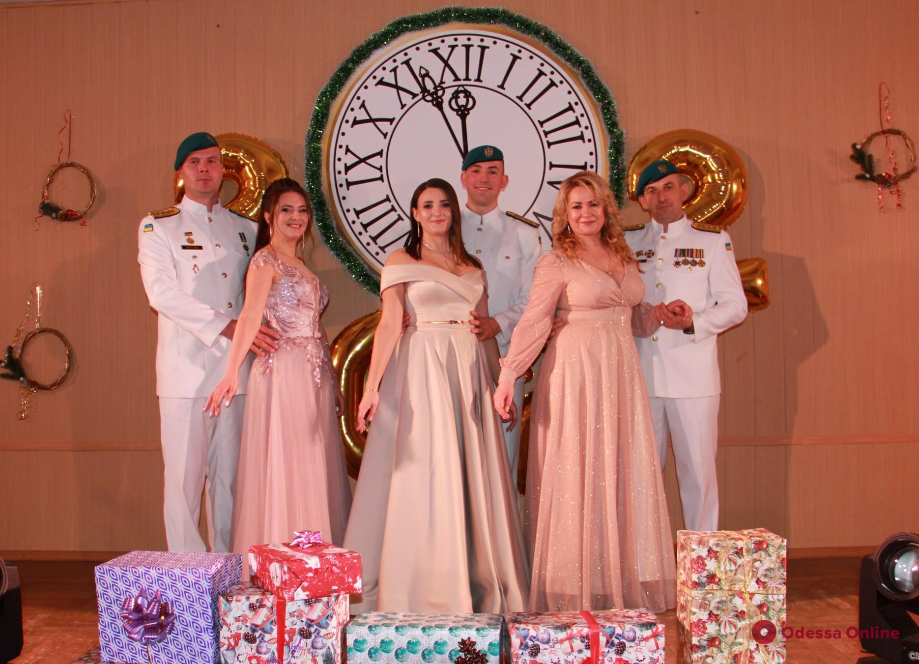 В Одессе прошел новогодний офицерский бал (фото)