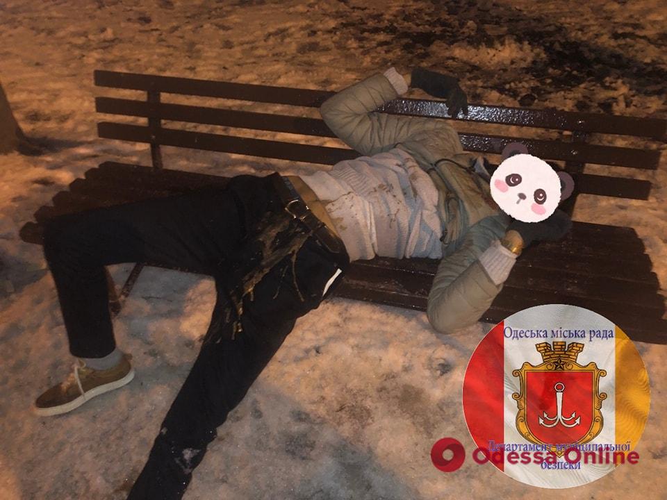 В Одессе в парке Победы нашли мужчину с пробитой головой