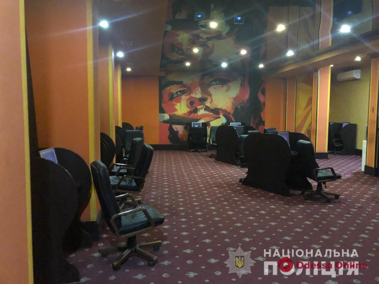 С первого раза «не поняли»: одесская полиция нагрянула в подпольные казино, которые уже закрывали ранее