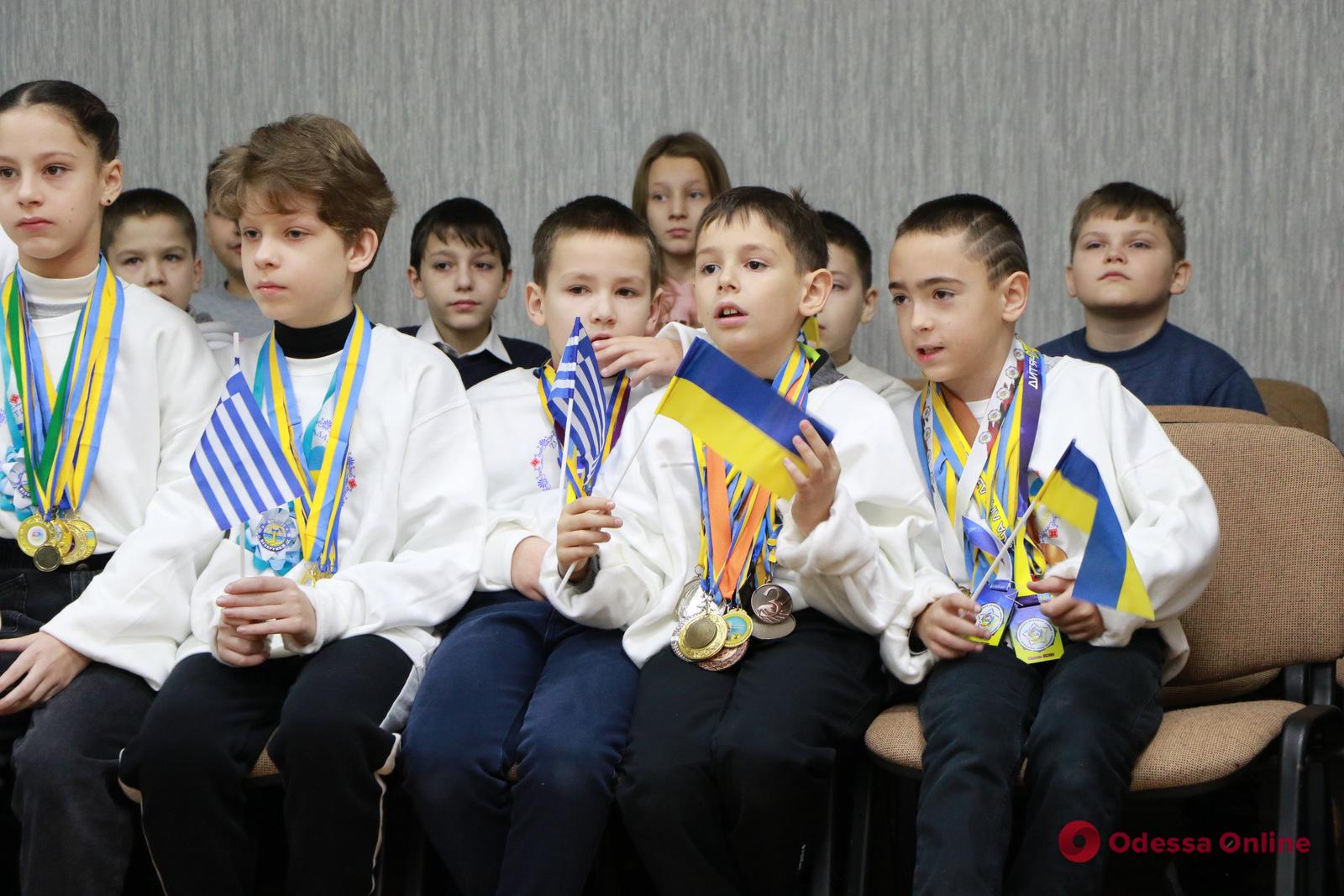 В школе №16 на Пироговской открыли новый спортивный комплекс