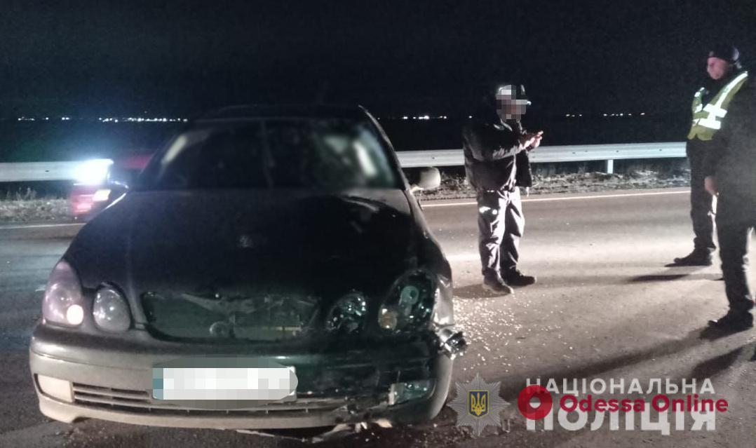 На трассе Одесса-Николаев Lexus насмерть сбил мужчину