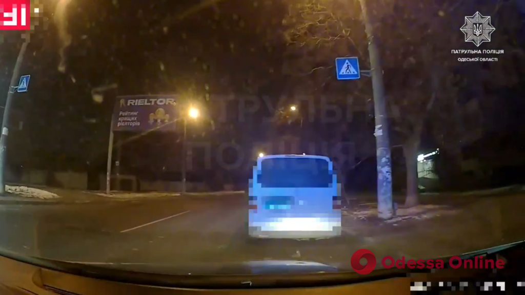 В Одессе патрульные со стрельбой остановили пьяного водителя