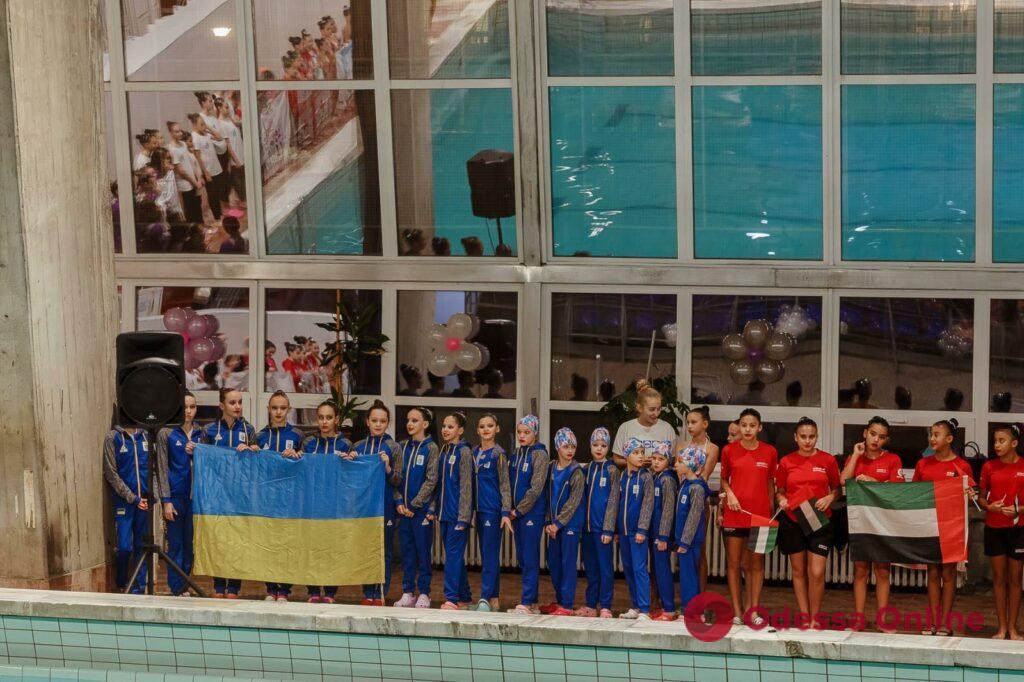 Артистическое плавание: одесситки триумфально выступили на международном турнире в Белграде