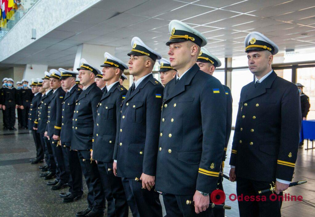 Впервые за девять лет в одесском вузе выпустили молодых лейтенантов для морских пограничников