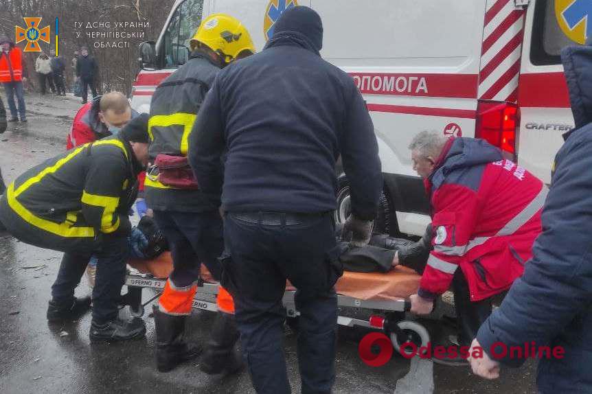 В Черниговской области столкнулись грузовик и маршрутка — погибли 13 человек
