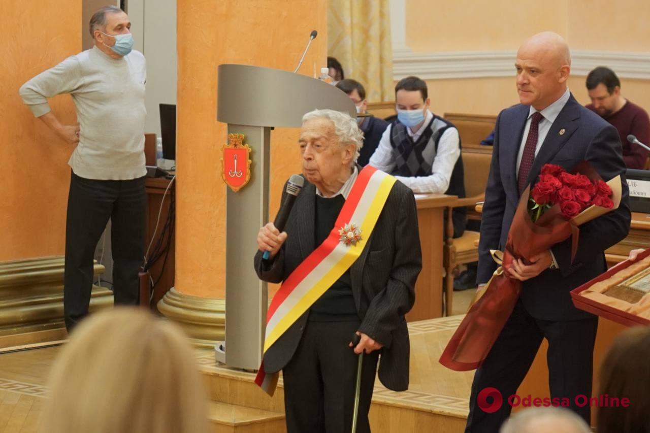 Вице-президента Всемирного клуба одесситов Евгения Голубовского наградили почетным знаком отличия