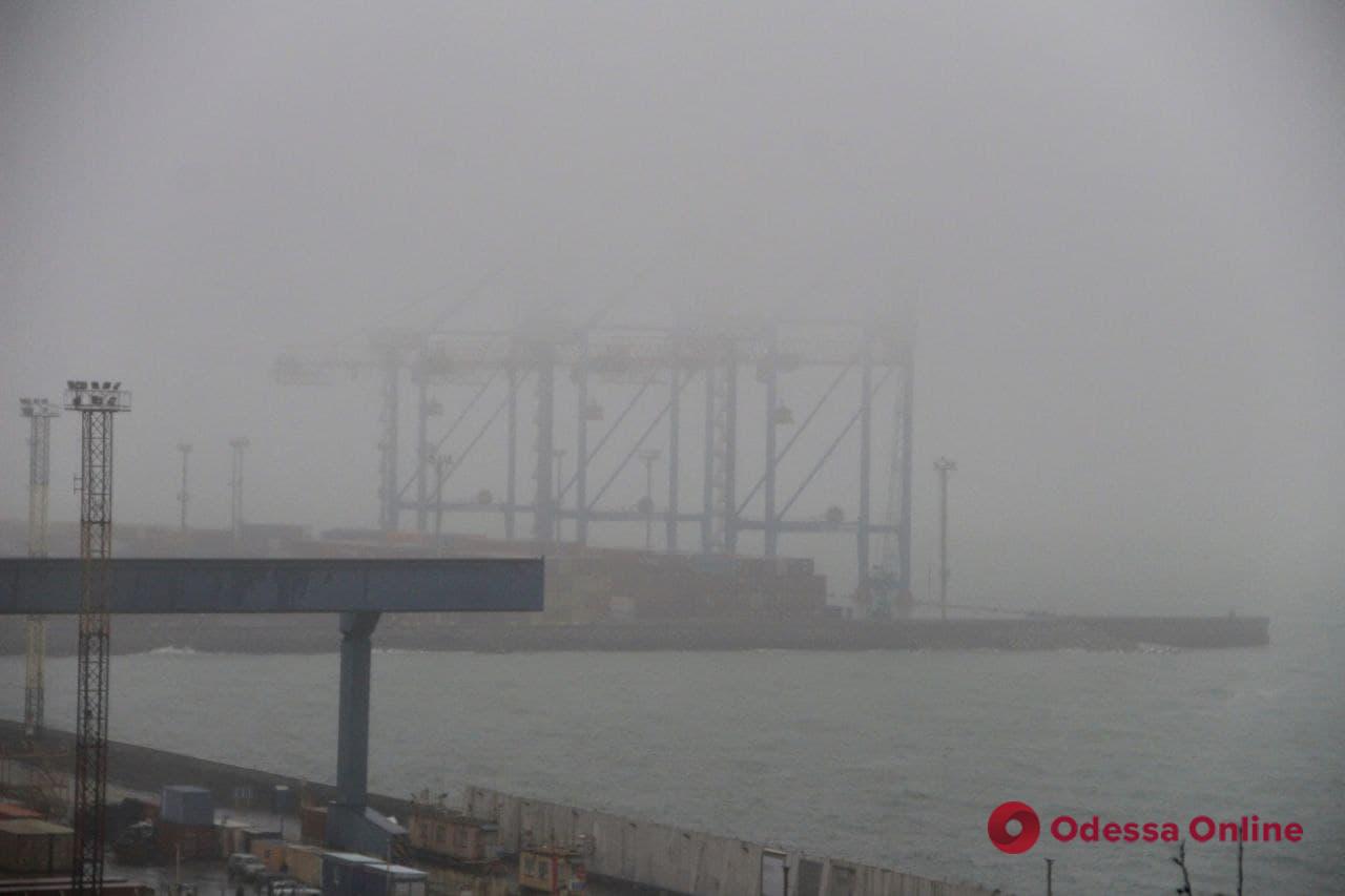 В порту Одессы ограничили лоцманскую проводку судов