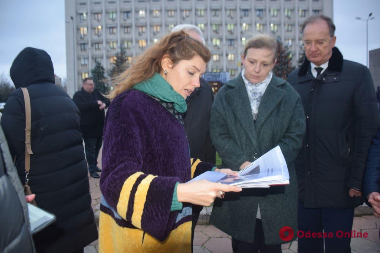 В Одессе министр по делам ветеранов подняла жилищный вопрос