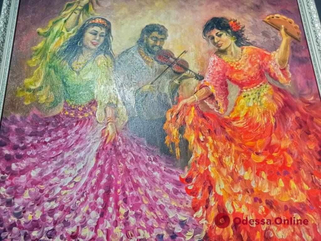 «Краски ромской души»: в Одесском музее западного и восточного искусства открылась художественная выставка (фото)