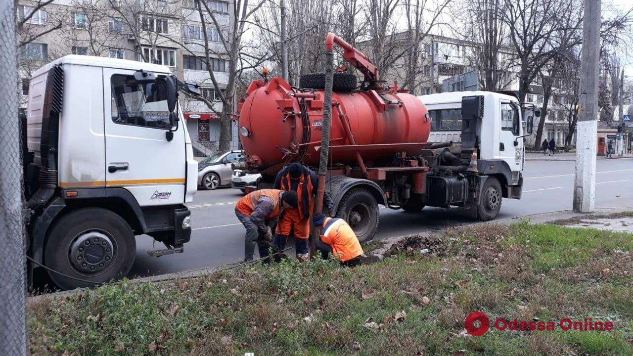 Придется объехать: где в Одессе ремонтируют дороги и чистят дождеприемники