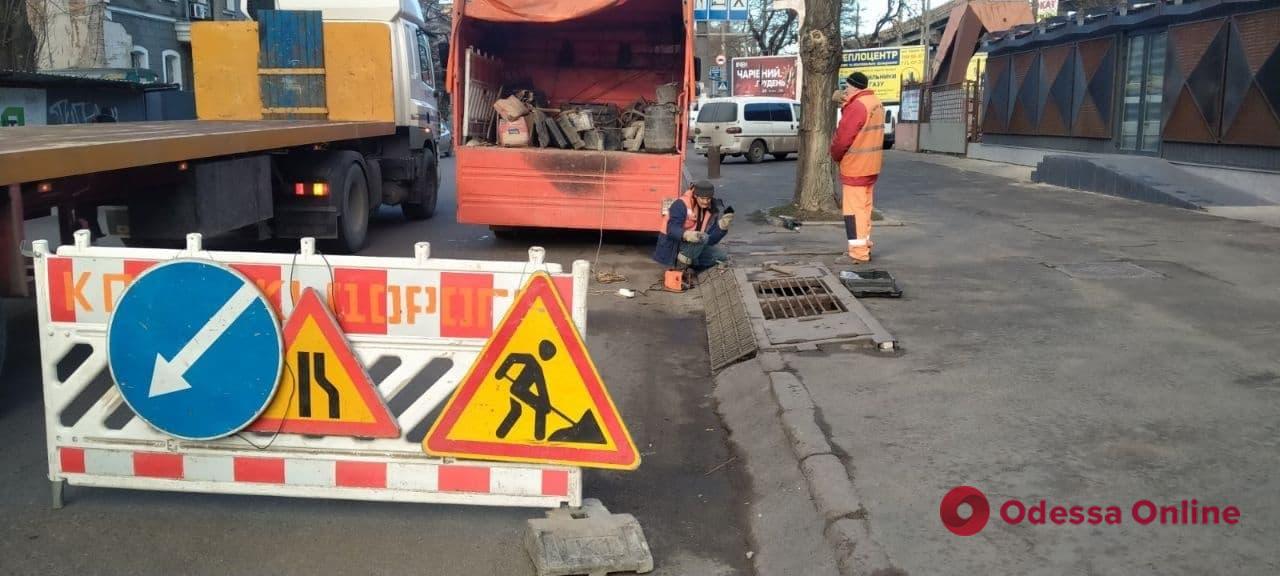 Придется объехать: где в Одессе ремонтируют дороги и чистят дождеприемники