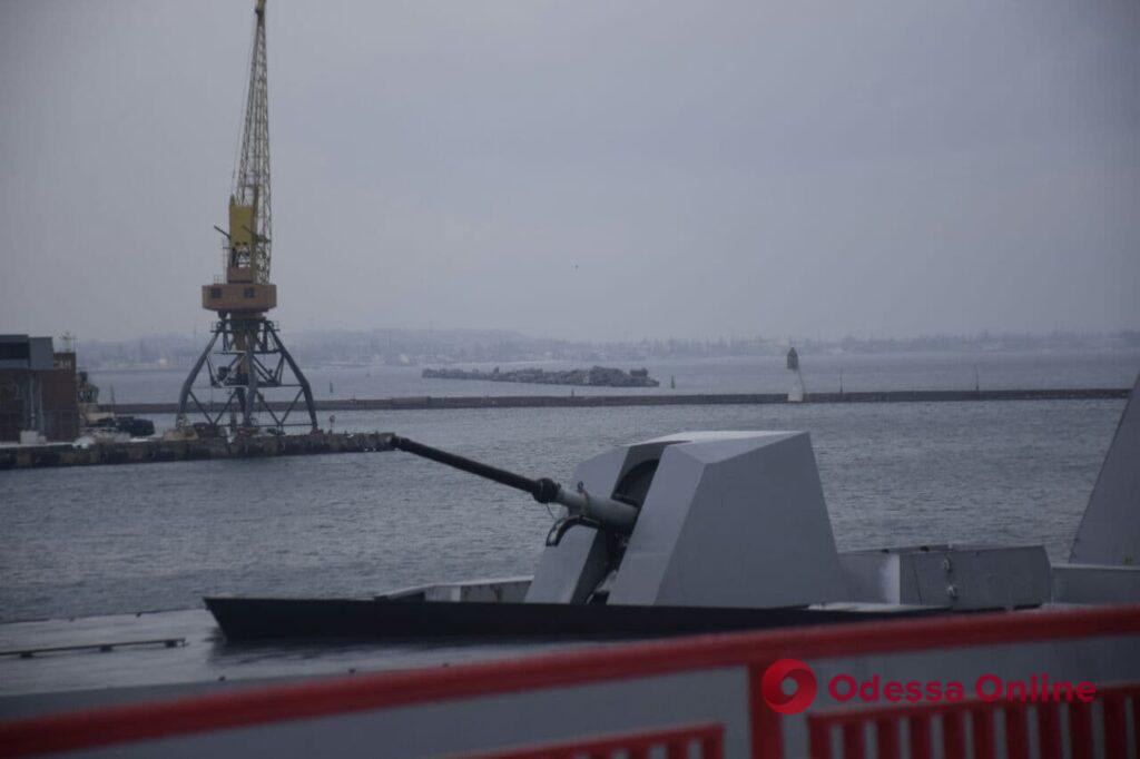 В Одесский порт зашел французский фрегат