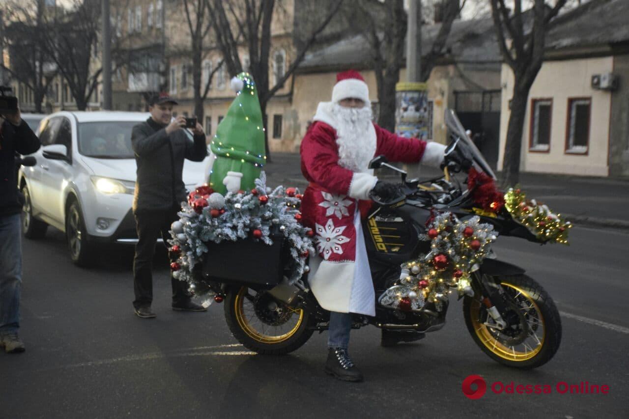 В Одессе Санты на Harley-Davidson устроили мотопробег (фото, видео)