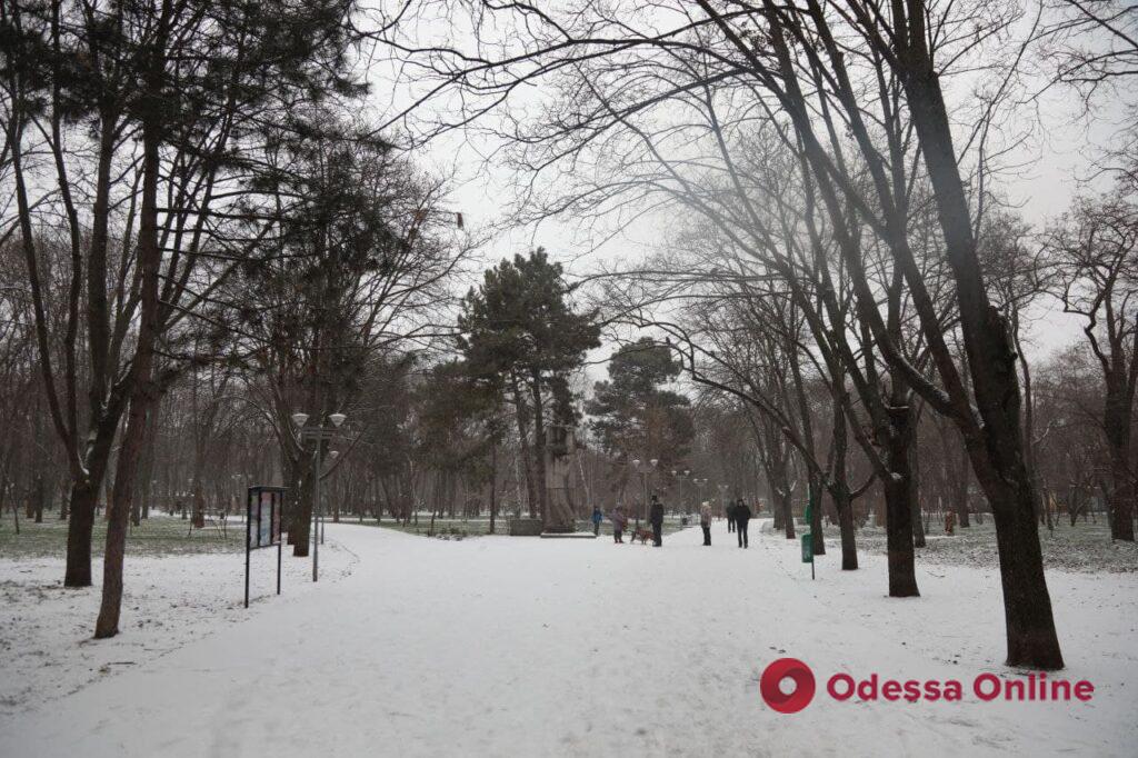 Снежная сказка на одесских Черемушках (фоторепортаж)