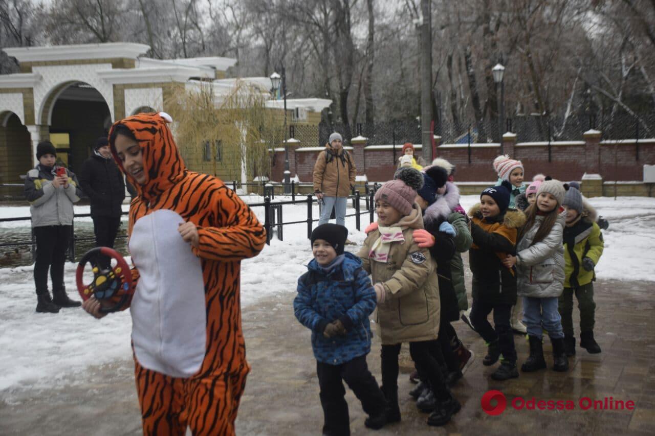 В Одесском зоопарке для детей устроили новогодний праздник (фото, видео)