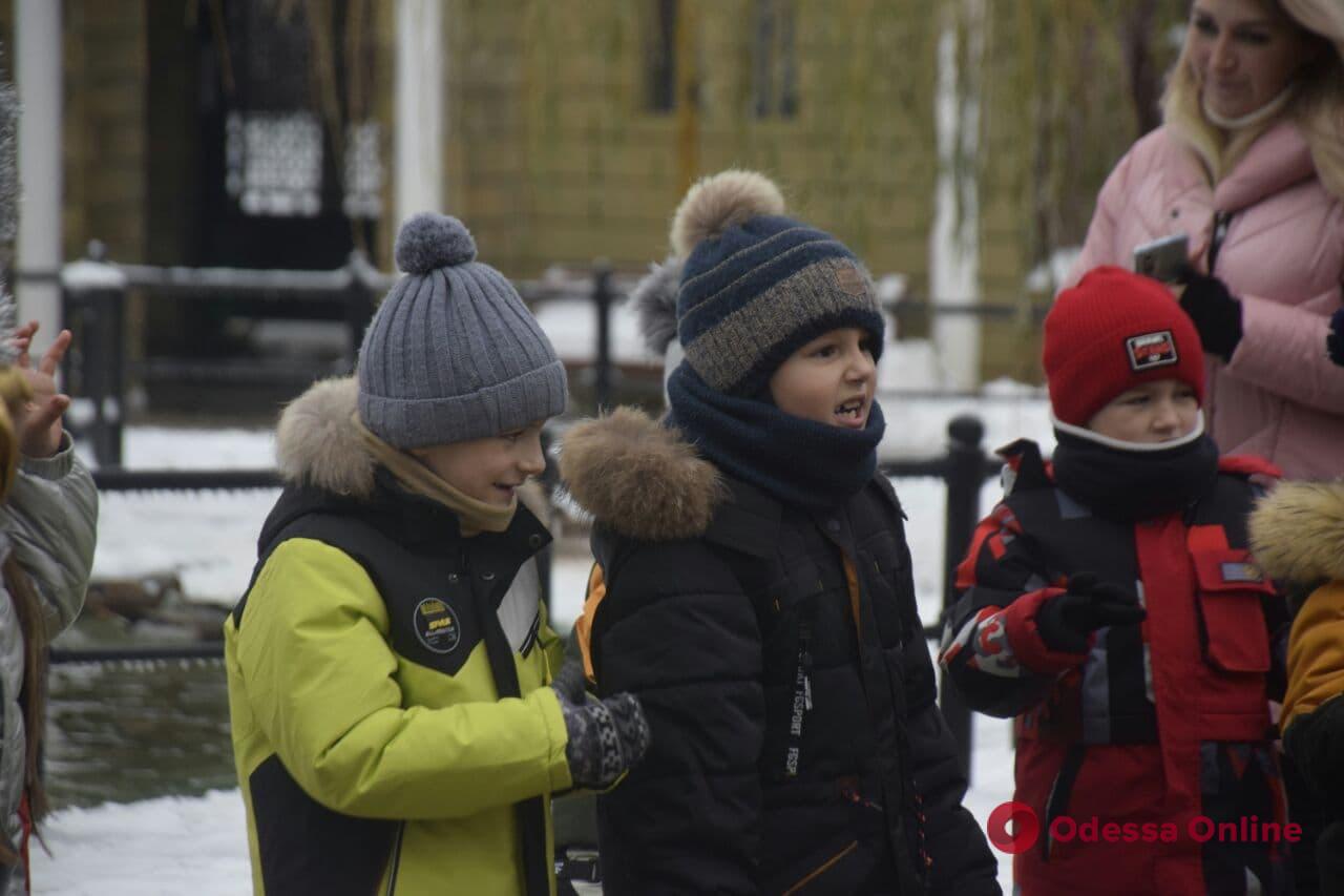 В Одесском зоопарке для детей устроили новогодний праздник (фото, видео)