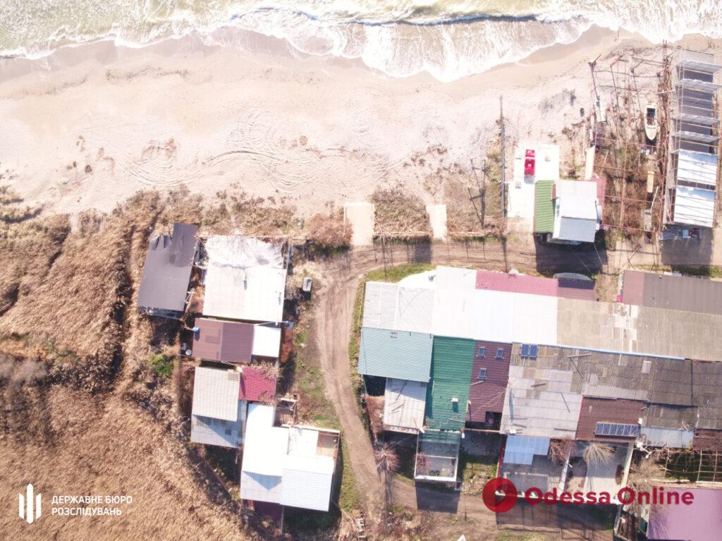 Ущерб – 12 млн грн: ГБР расследует захват земель Минобороны на берегу Черного моря (фото)