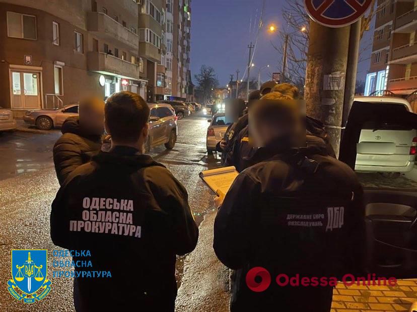В Одессе пожарные вымогали взятку у владельца автозаправки