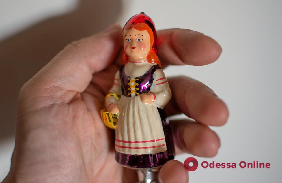 Одессит «спасает» старые, но памятные елочные игрушки