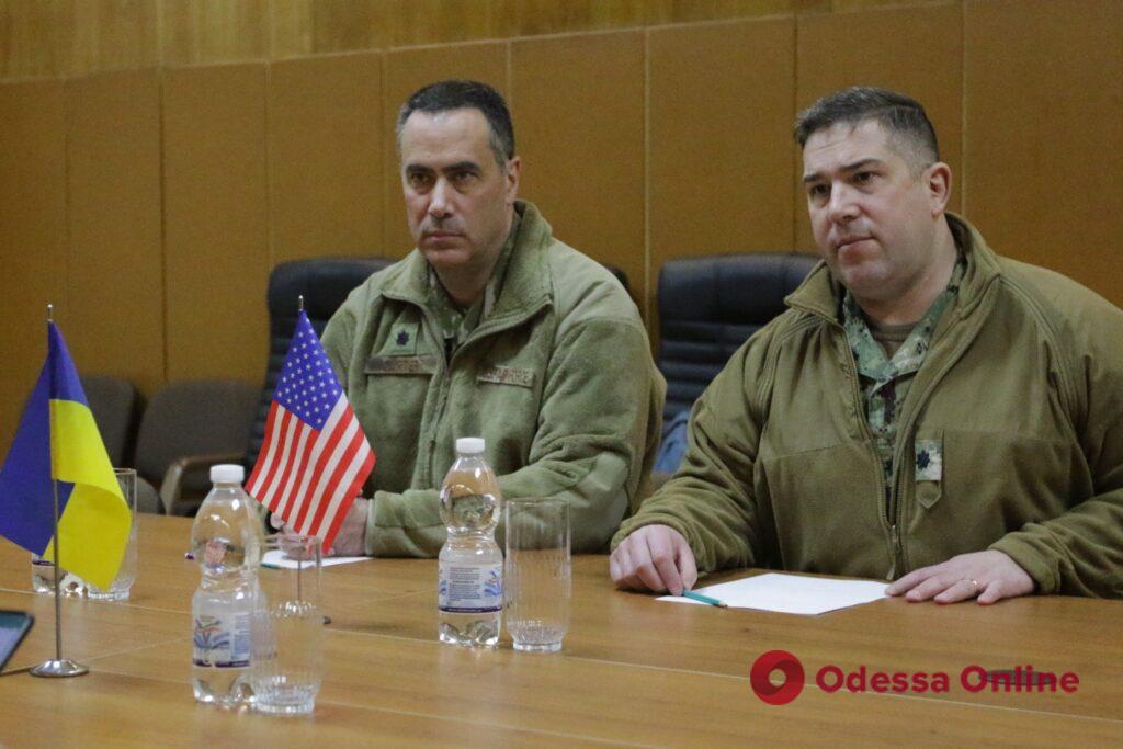 В Одессу прибыли военные дипломаты из посольства США