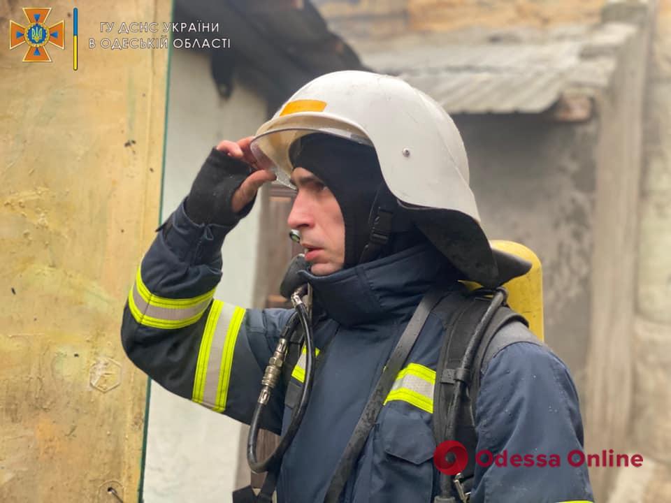 На Молдаванке горела квартира: пожар тушили 23 спасателя