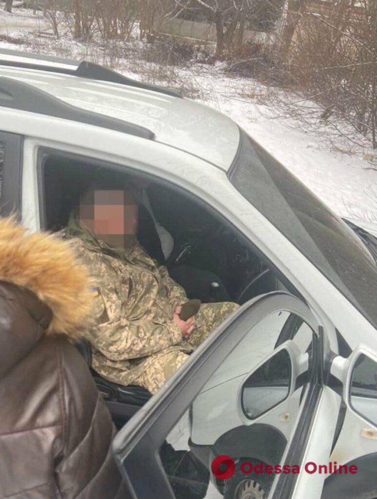 Пытался подкупить контрразведчика: в Одесской области задержали начальника медчасти одной из воинских частей (фото)