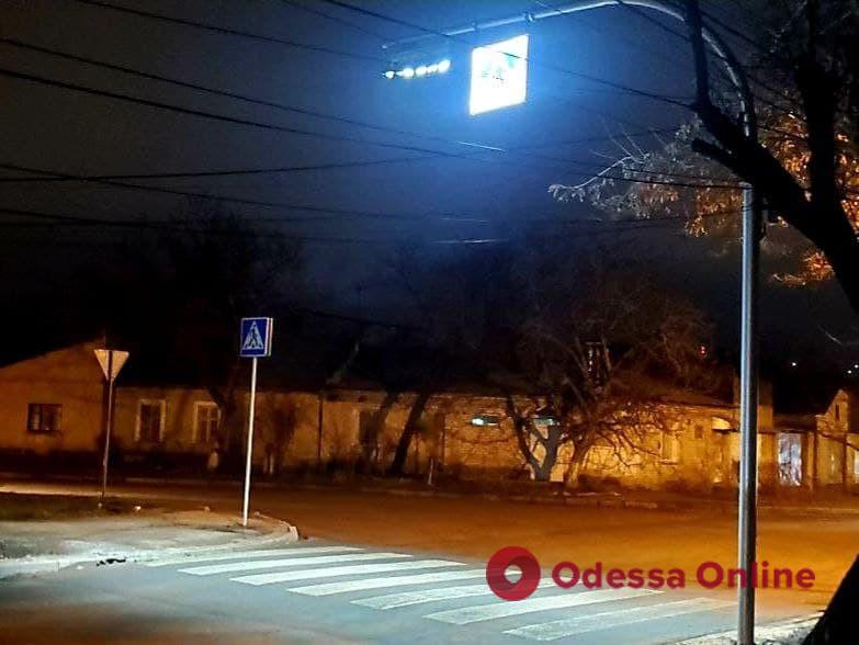 В Одессе обустроили еще несколько освещенных пешеходных переходов