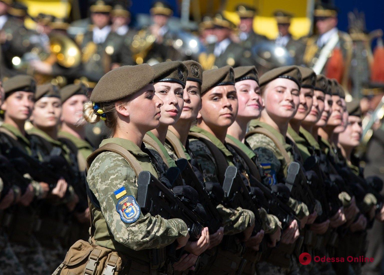 Зеленский отреагировал на петицию об отмене военного учета для женщин
