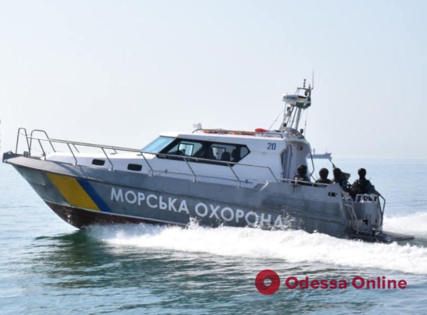 Вышел порыбачить и попал под три статьи: в Одесской области задержали рыбака-браконьера