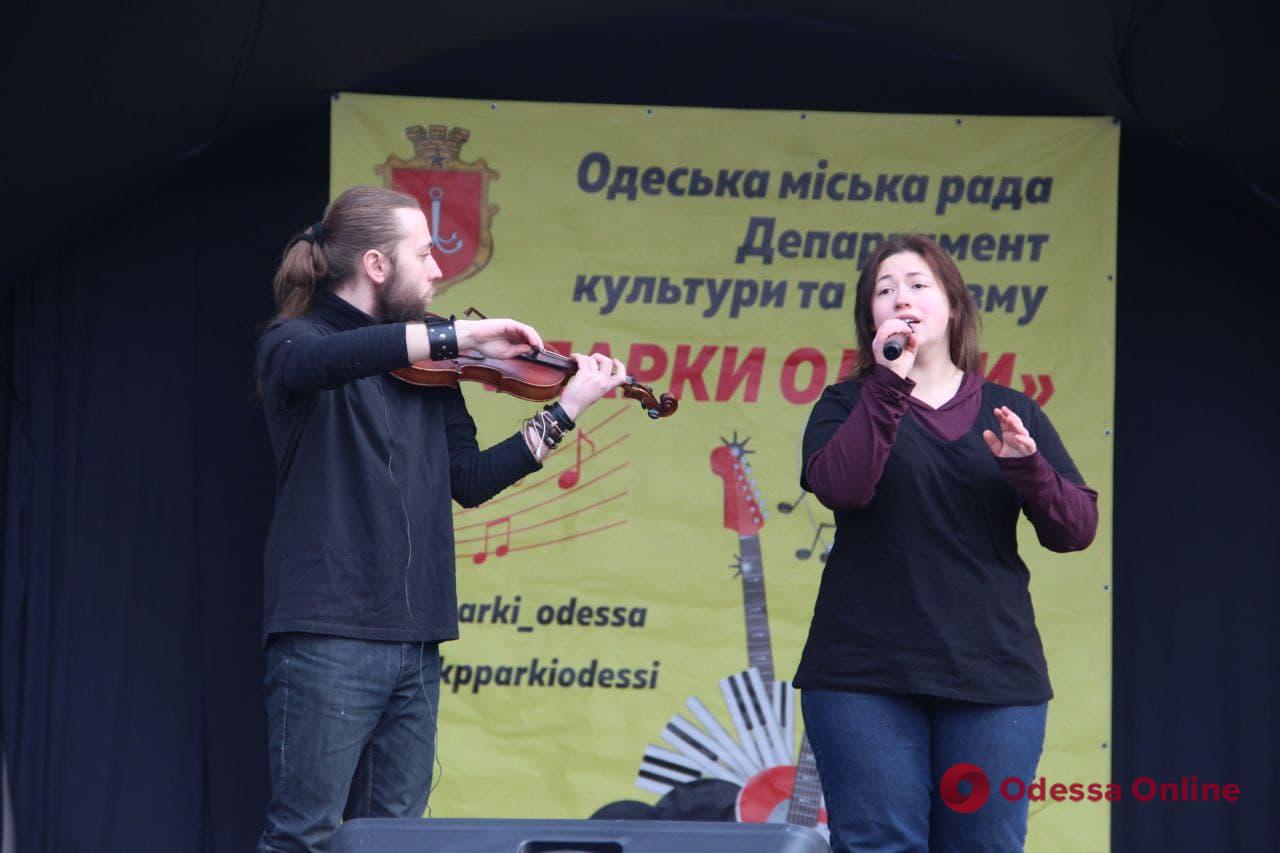В парке Шевченко проходит конкурс щедривок (видео)