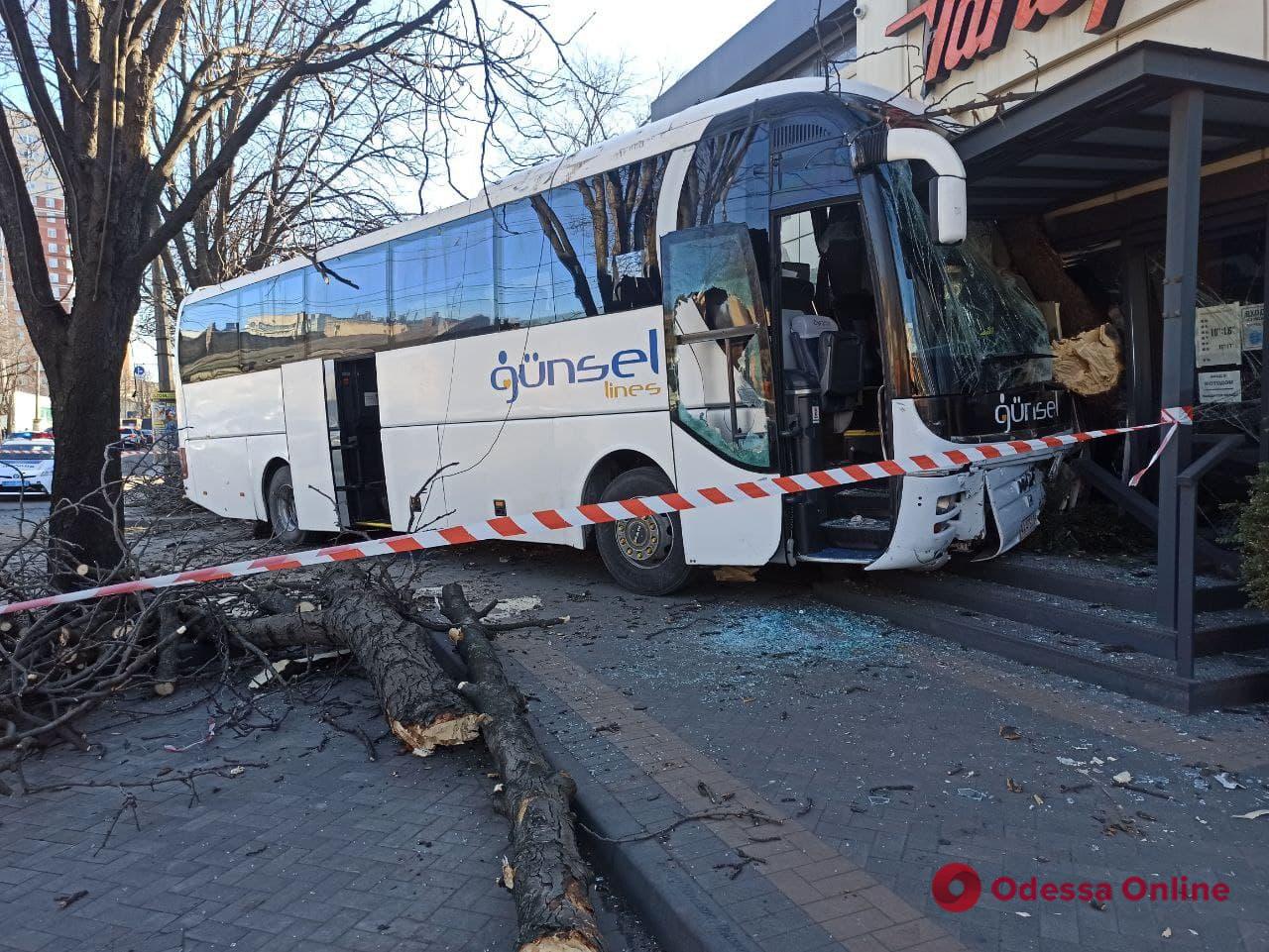 ДТП на Разумовской: водитель автобуса умер