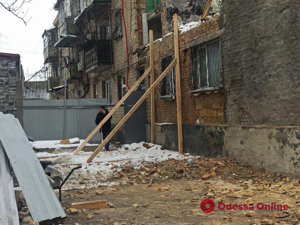 Обрушение в Хуторском переулке: пострадали трое рабочих